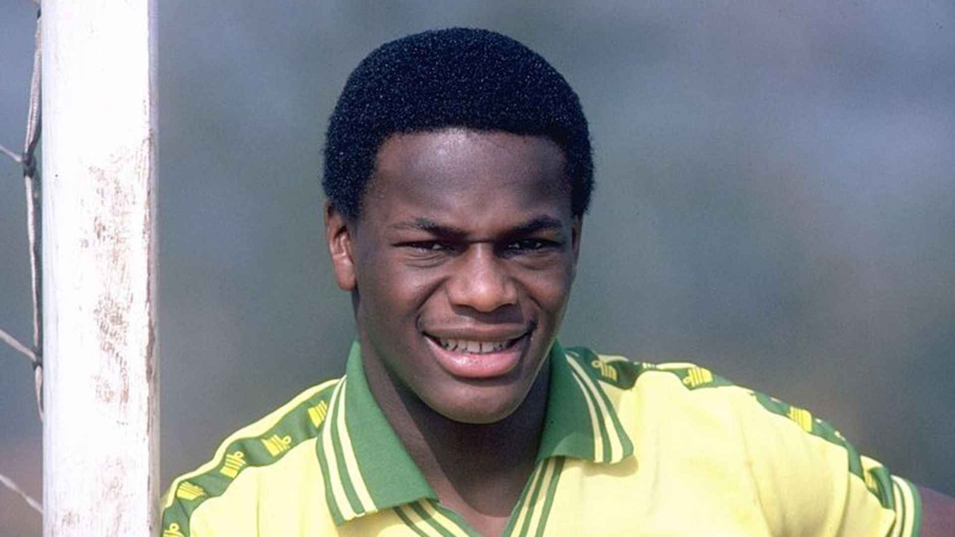 Justin Fashanu - Puntero